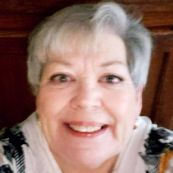 Meet your Posher, Julia - Picture 1 of 1